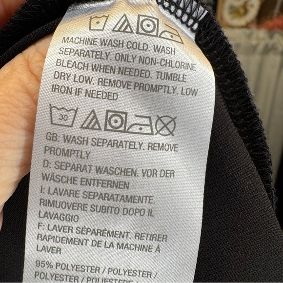 Susan Graver Gray Relaxed Blouse Size 1X - Picture 6 of 6